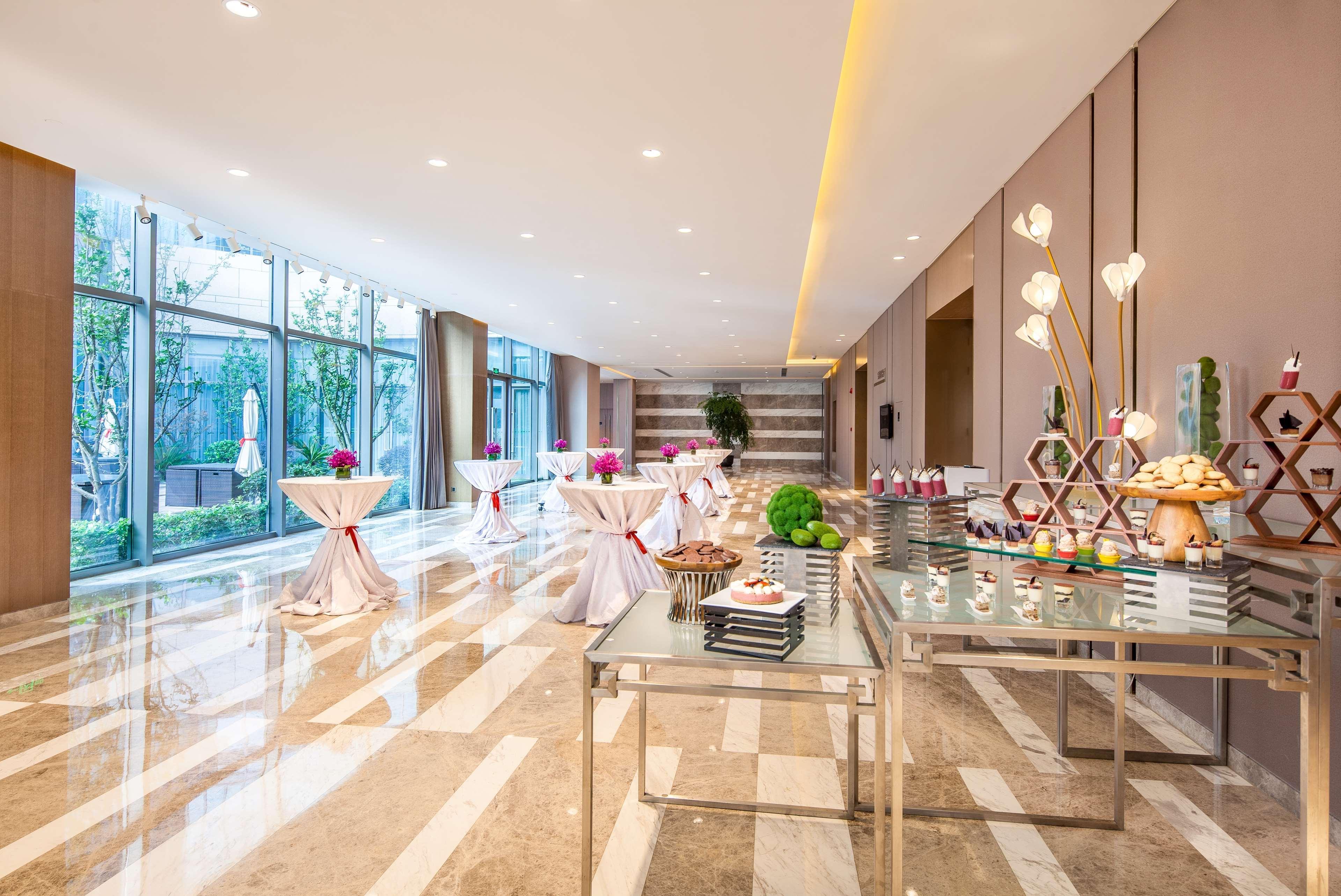 Hotel Radisson Exhibition Center 5*