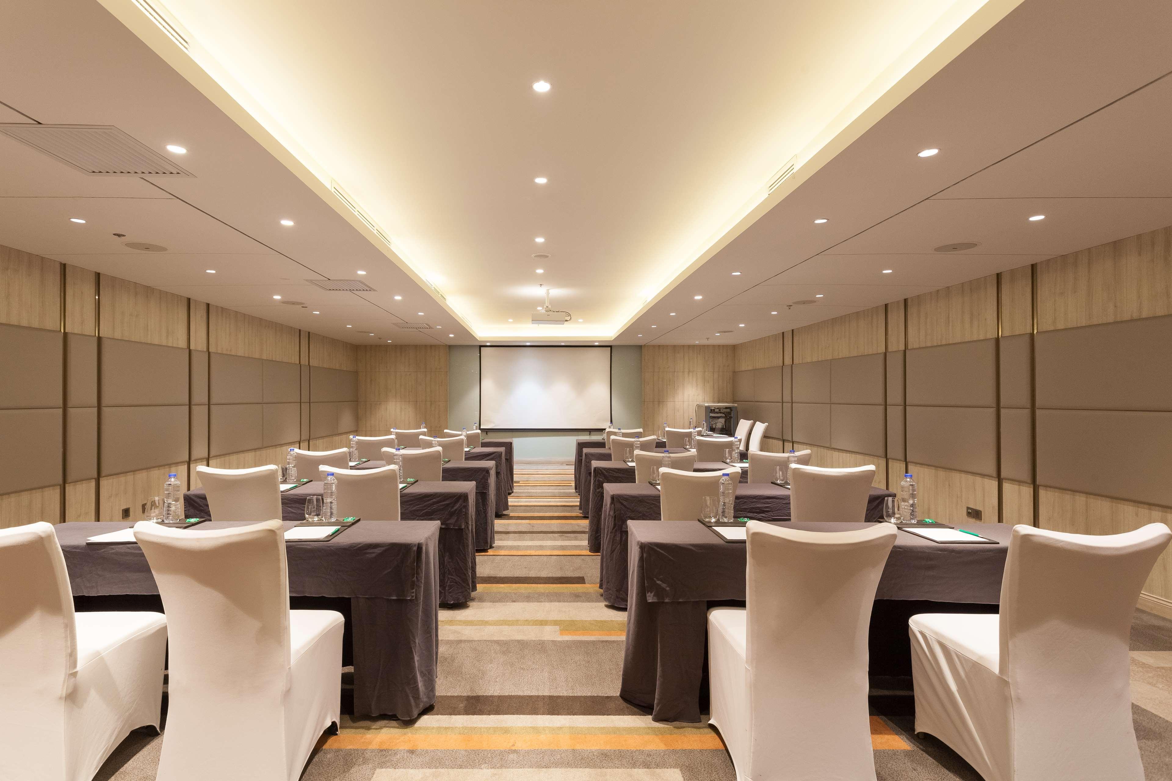 Radisson Exhibition Center Hotel 5*
