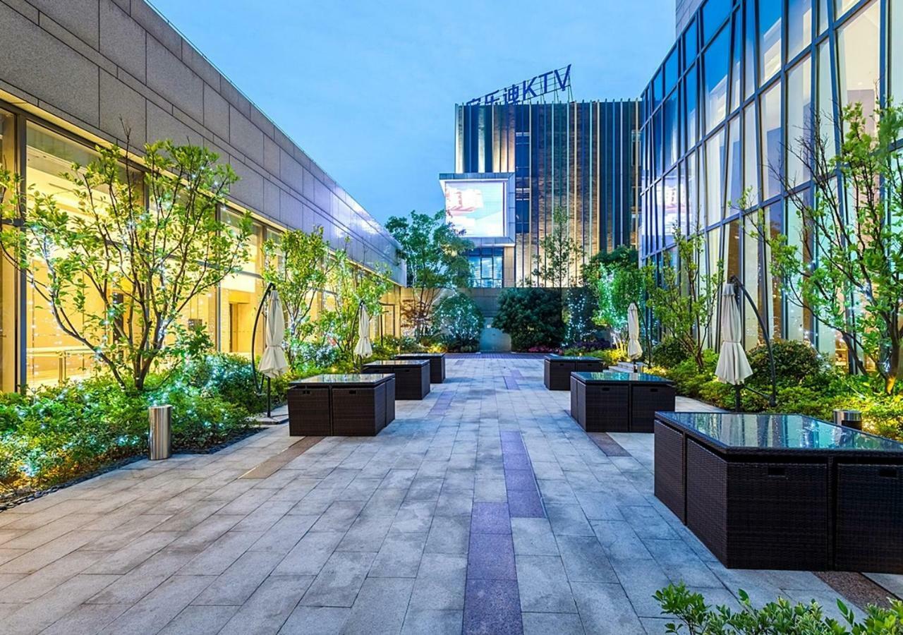 Radisson Exhibition Center Hotel
