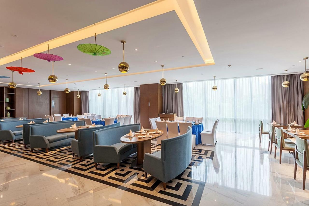 Hotel Radisson Exhibition Center 5*