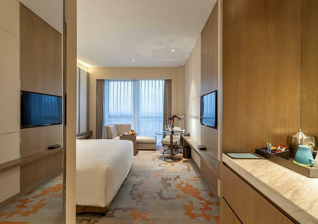 Radisson Exhibition Center 5*
