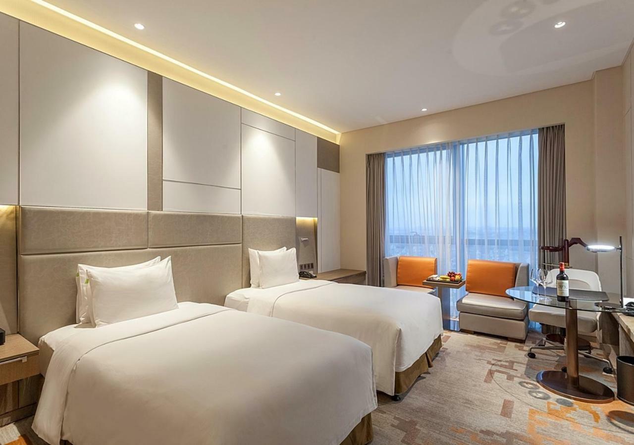Hotel Radisson Exhibition Center